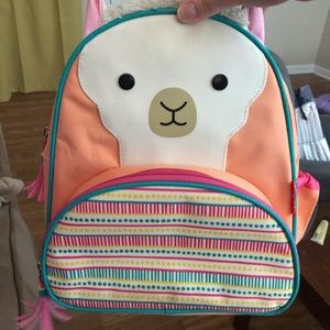 Skip hop llama set
